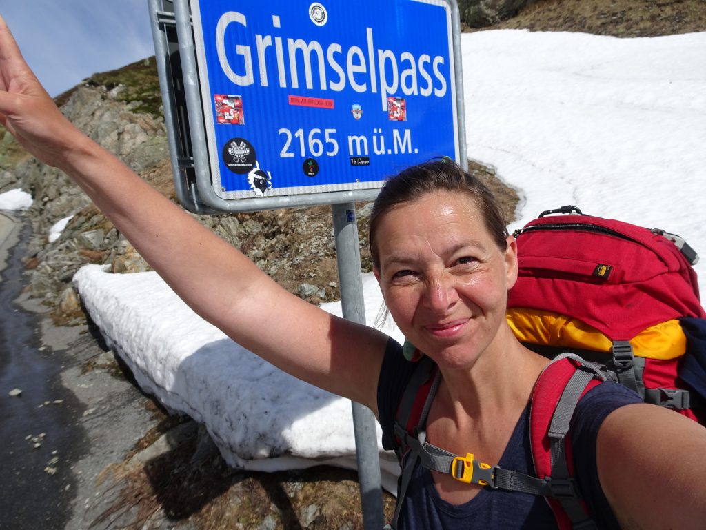 040 – Mein Abenteuer Alpenüberquerung – den Grimselpass in Rekordzeit und den Tag oben auf dem Pass genossen