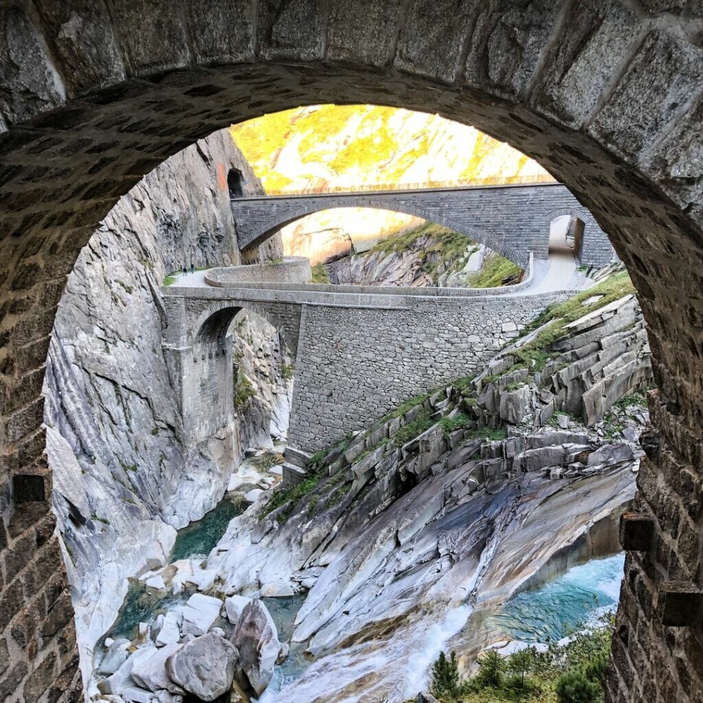 grosse reise 🥾 tag 386 🇨🇭heike die teufelsbruecke war schon immer mein highlight auf dem we