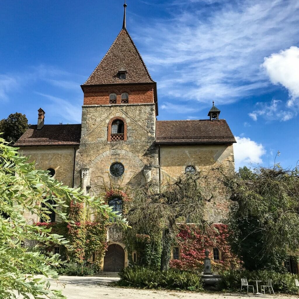 grosse reise 🥾 tag 392 🇨🇭heike heute geht es nur zweimal um den kirchturm wie man so schoen