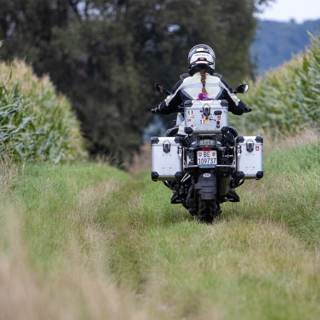 grosse reise 🏍 tag 415 liebe malou deine ersten 20.000 kilometer habe ich dich herumgefahren. so