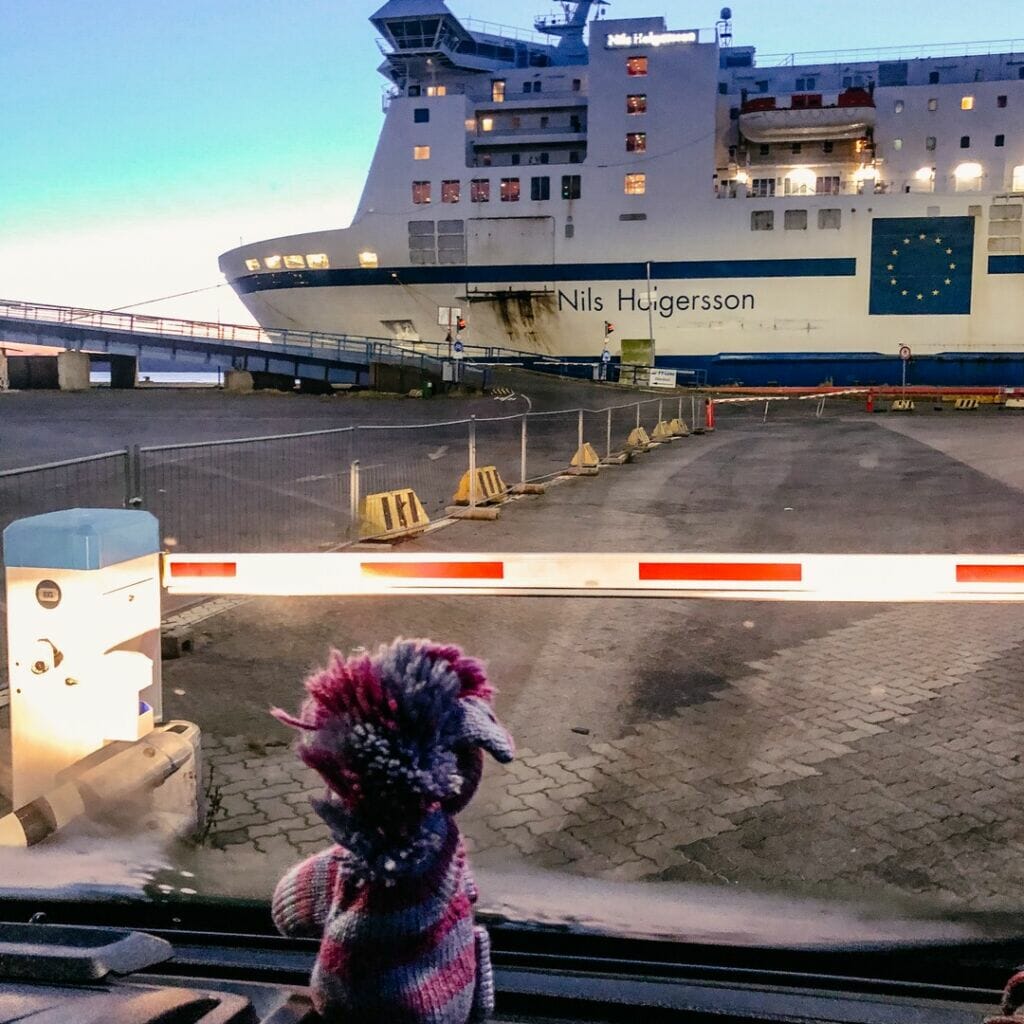 grosse reise ⛴ 🇸🇪 tag 493 was sind wir doch fuer buenzli schwiizer. stehen viel zu frueh auf