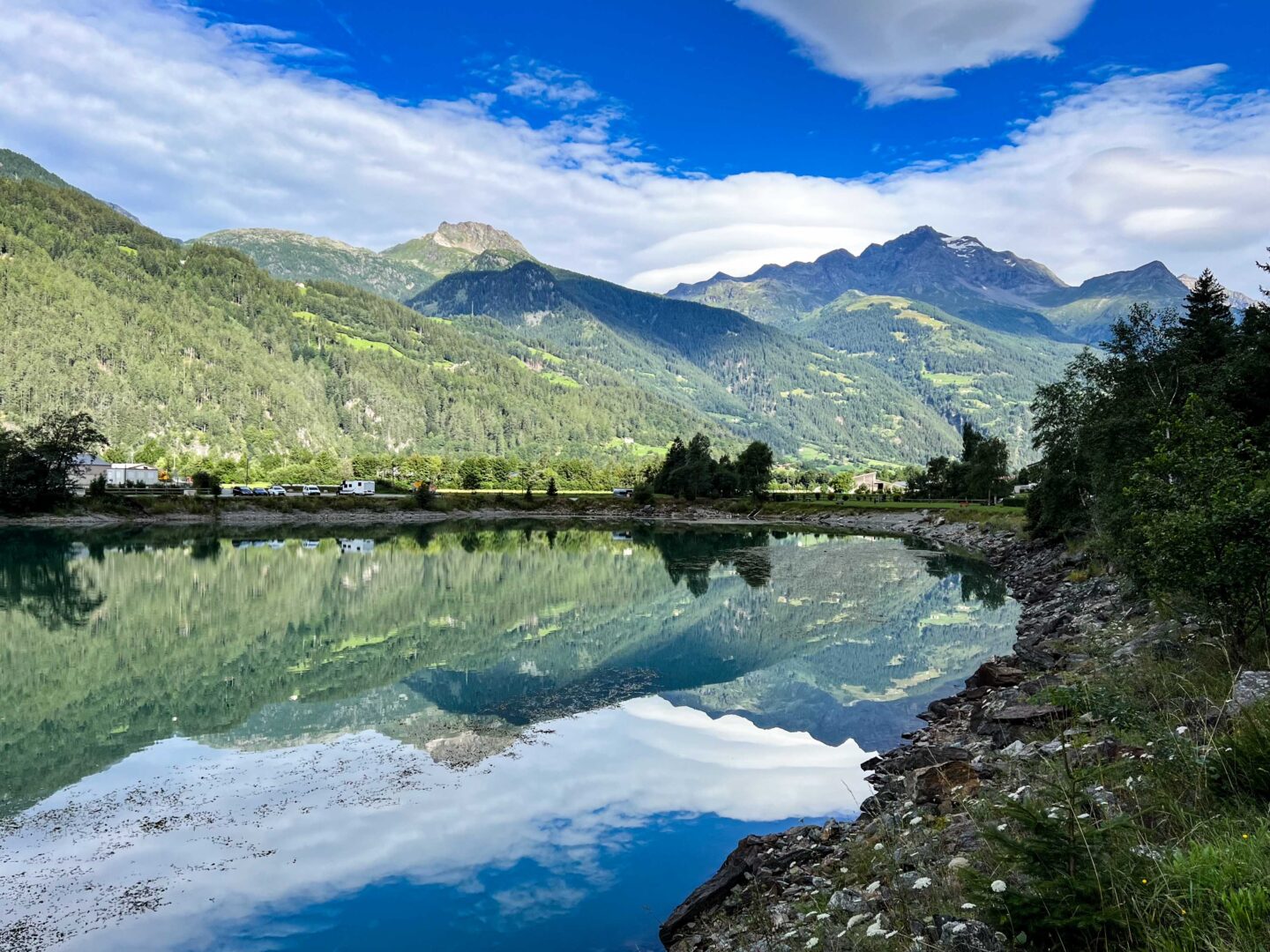 Schweiz – Markttreiben in Poschiavo & Entspannung am Lago Poschiavo