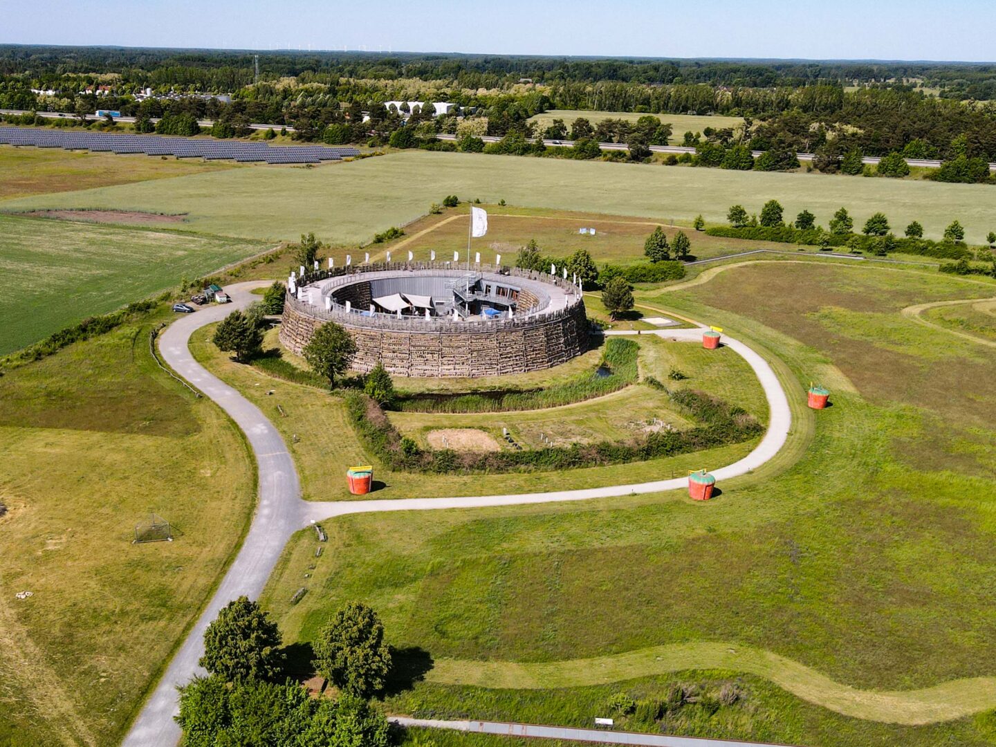 Deutschland – Zuse-Computermuseum und Slawenburg Raddusch: unterschiedlicher können Museen nicht sein