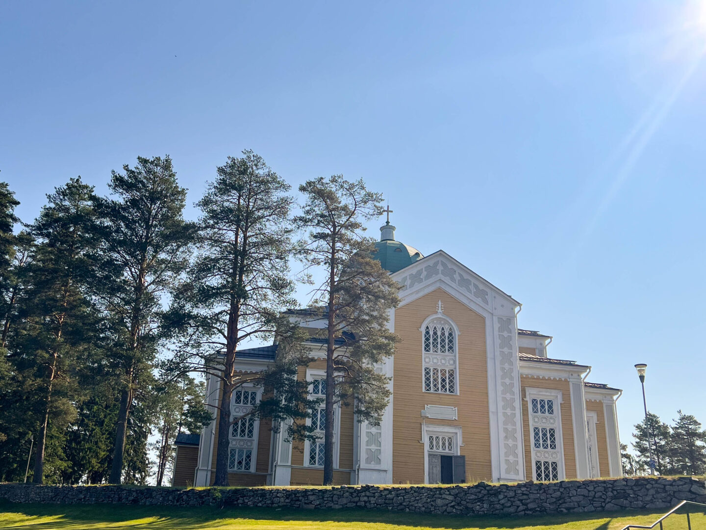 Finnland – Ein kleines Orgelkonzert nur für uns – Besuch in der grössten Holzkirche der Welt
